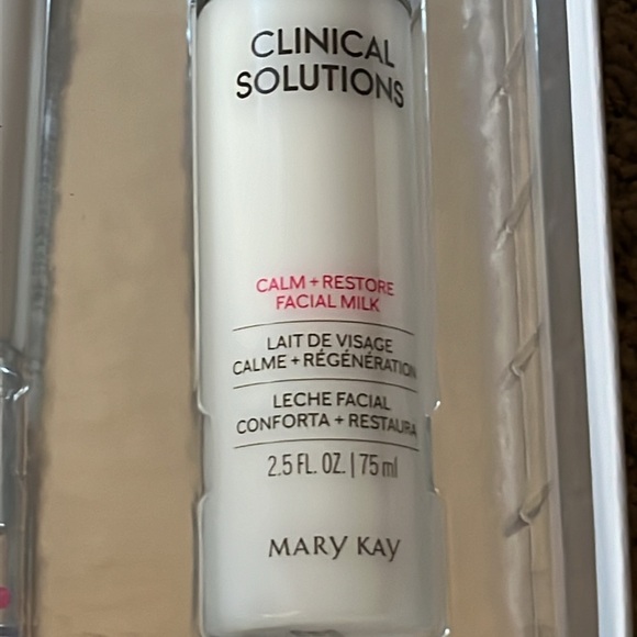 Mary Kay Clinical Solutions Retinol Set - Picture 3 of 3